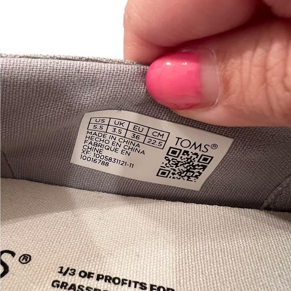 NIB TOMS Women’s Parker Slip Ons Shoes in Grey in size 5.5 - Picture 8 of 8